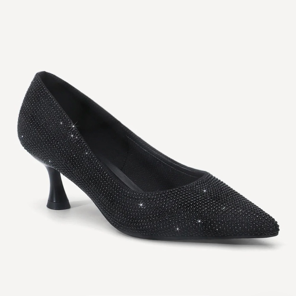 NWT- Cosy Island Women's Black EternalPace Diamond Pointed Toe Heeled Pump